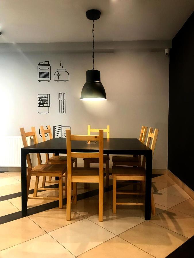 Wygodne Pokoje H16 Pansiyon Chorzów Dış mekan fotoğraf